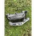 KALIPER BREMBO M432 ORIGINAL LENGKAP DENGAN BREKET DAN BAUTNYA. 
