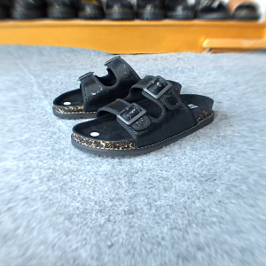 Mikihas Luniva M02 - Sandal Wanita Platform Slip On Kekinian Kulit Sintetis Glossy Corak Hitam