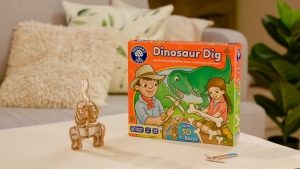 Trò chơi trí tuệ Dinosaur Dig - Orchard Toys giúp trẻ phát triển kỹ năng ghép hình và ghi nhớ