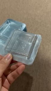 Box Mika K6: Kemasan Makanan Praktis untuk Kue Kecil
