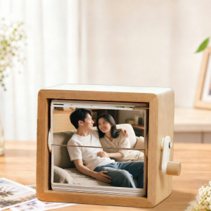 Hand-cranked Animation Wooden Photo Album