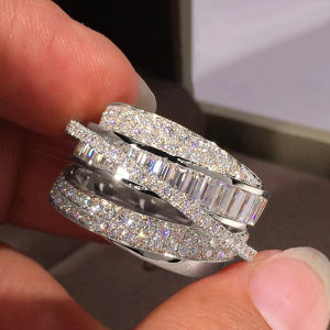 Huitan Luxury Women Rings Inlaid Shining Cubic Zirconia Wedding Party Trendy Jewelry Silver Color/Gold Color Finger Accessories