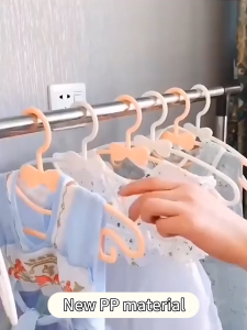 【SG Stock】Anti-slip Baby Hanger Child Clothes Plastic Hangers儿童彩色衣架蝴蝶结