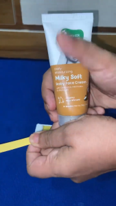 Mother Sparsh Milky Soft Baby Face Cream | Daily Moisturizing Face Cream for Babies With Coconut Oil Milk Protein & Vitamin B5 | Non Sticky Baby Cream Prevents Dryness- (50g)