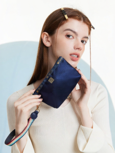 LeSportsac | Fashionable Handbag for Small Items & Phone