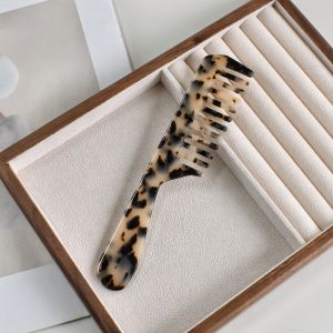 1PC Womens Multicolor acetate Long handle Wide Teeth Smooth comb Portable comb Comfortable handle Holiday gift casual