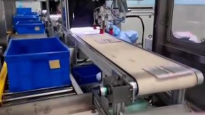 ครีมกันแดดโลชั่นสำหรับนักเรียน HAN LIXI 50g. บางเบา เกลี่ยให้ความสดชื่น ไม่เหนียวเหนอะหนะ กันน้ำและกันเหงื่อ