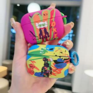 适用于KAWS bear extreme case airpods3 1/2/3/4/pro/ Pro2 pattern cute cartoon AirPods frosted soft rubber Bluetooth earphone case earphone