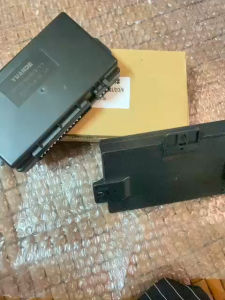 Hộp xi nhan Howo A7 dùng trong ô tô xe đầu kéo. Hộp xi nhan (1 chiếc)