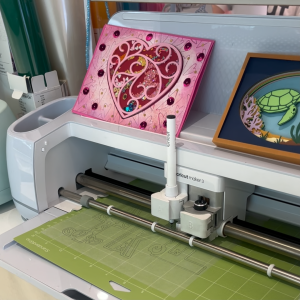 Cricut Maker3: เครื่องตัดสติ๊กเกอร์อัจฉริยะสำหรับผู้ที่เริ่มต้นทำธุรกิจและมืออาชีพ (Cutting Machine)