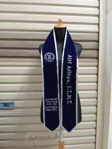 ( SATU HARI JADI )Selempang wisuda kalung pinggiran pita||selempang wisuda Bandung||selempang wisuda baltos||selempang wisuda