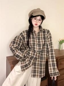 เสื้อเชิ้ตคอโปโลแขนยาวทรงหลวมสไตล์ย้อนยุคสำหรับผู้หญิงในฤดูใบไม้ร่วงและฤดูหนาว เสื้อคลุมบางแบบลำลอง ทรงสลิมฟิต ทรงใหม่