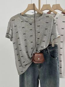 YOLO เสื้อคอกลมเวอร์ชันเกาหลีฤดูร้อนโปร่งใสเล็กน้อยเสื้อเสื้อยืดผู้ชายคอกลมสำหรับผู้หญิงแนวหวานพิมพ์ลายผีเสื้อเสื้อยืดแขนสั้นอเนกประสงค์