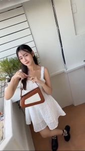 Verona Aurora กระเป๋าสะพาย Timeless Brown ราคาที่ใช้จ่าย 1,000 - 1,500 บาท พร้อมส่ง สีน้ำตาล