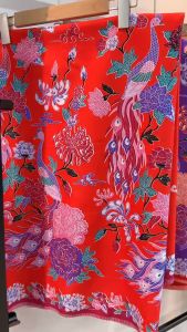 Elegant Floral Silky Batik Sarong Fabric 2m - Premium Fine Craft Silk Textile
