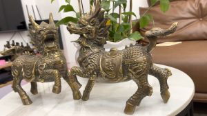 Đôi long mã bằng đồng màu nâu cỡ to (DxRxC: 25x9x24cm nặng 3.8kg)