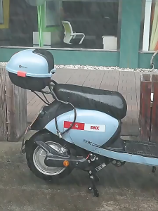 Spring Home ถุงคลุมรถมอเตอร์ไซค์ ผ้าคลุมรถมอเตอร์ไซค์ PEVA ป้องกันน้ำ ป้องกันฝุ่น ผ้าคลุมบิ๊กไบค์ พกพาสะดวก สามารถพับได้