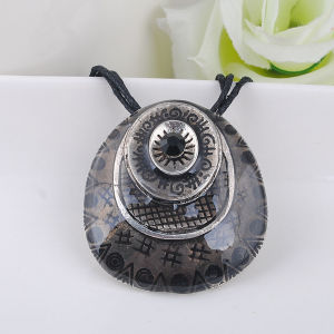 Vintage Jewelry Pendant Necklace Hot Three-Dimensional Multicolor Enamel Lovely Design Perfect for Everyday Wear