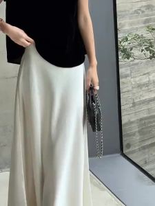 MANMI | Chân Váy Dài A-Line Satin Trắng Đơn Giản