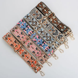 Retro Minimalist Wide Shoulder Strap: A Multifunctional Travel Accessory