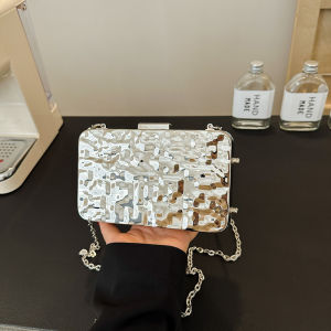 กระเป๋าสตางค์ Acrylic ขนาดเล็ก กระเป๋าสตางค์สำหรับใส่ลิปสติกและเหรียญ กระเป๋าสะพายไหล่แบบลำลอง กระเป๋าแฟชั่นสำหรับผู้หญิง