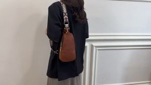 DM Leather Crossbody Bag Waist bag Pouch Bag Sling Bag Women Beg Tangan Wanita Murah 包包女 胸包