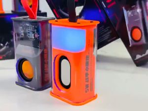 Speaker Bluetooth Mecha nirkabel daya tinggi kompatibel 5W lampu Loudspeaker Super Bass Mecha transparan untuk pesta