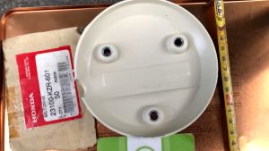 Nắp nhựa ốp lốc nồi Future 2( sử dụng được FUTURE NEO  X 125  Wave loại 1 Honda màu Bạc ( chữ trắng ) - [ khách lưu ý chỉ bán 1 màu bạc ]