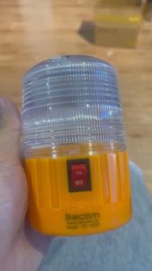 Đèn cảnh báo năng lượng mặt trời đèn tín hiệu công trường led chớp nháy khu vực thi công khu vực nguy hiểm