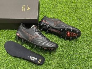 รองเท้าสตั๊ด มิซูโน่ ฟรีกล่องดันทรง สินค้าอยู่ในประเทศไทยพร้อมส่ง ส่งสินค้าทุกวัน สินค้าตรงปก 100%  สินค้าใช้เวลาเดินทาง 2-3 วันถึง ใส่ไม่ได้ยินดีเปลี่ยนไซส์กับทางร้านได้