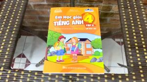 Sách - GLOBAL SUCCESS - Em học giỏi tiếng Anh lớp 4 tập 2