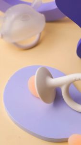 Coconi Babygrip Teething Soother Teether / Mainan Gigitan Bayi