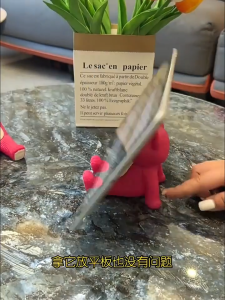 Stand Telefon Kartun Comel Cute Mobile Phone Holder Strawberry Bear Phone Holder Desktop Decoration Hands-free Convenience Phone Accessories手机支架