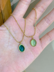 Elegant Titanium Steel Necklace Womens Green Cats Eye Stone Pendant Clavicle Chain Jewelry Classic Retro Fashion Accessories