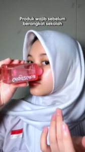 Glad2Glow Pomegranate Niacinamide Brightening Toner 80ml – Toner Pencerah untuk Kulit Kusam Cepat Meresap Hasil Glowing Aman untuk Kulit Sensitif