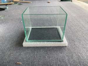 Hố Cá Mini Hồ Cá Để Bàn Làm Theo Yêu Cầu (D20xR20xC15)cm kính 5mm+ tặng kèm miếng lót đáy hồ