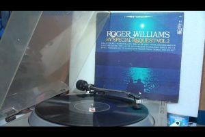 1 แผ่นเสียง 12นิ้ว h83 ROGER WILLIAMS แผ่นVG+ริ้วรอยบาง เสียงรบกวนนิดหน่อยไม่มีรอยลึก แผ่นล้างทำความสะอาดแล้ว ปกVG+มีตำหนิขอบนิดหน่อย ขอบขาด สันไม่ทะลุ