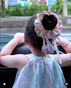 Getah Rambut Bunga Tulip dengan Reben Scrunchie Tali Tarik Ikatan Ponytail Sanggul Flower Hair Ties 郁金香花朵飘带大肠拉绳发圈马尾丸子头发饰