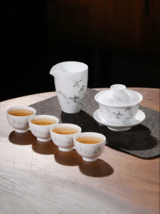 JINGDEZHEN | Bộ Trà Sứ Trắng Mùa Xuân