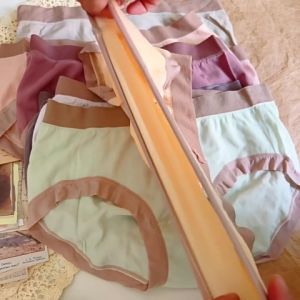 LEAShop พร้อมส่ง กางเกงชั้นในแฟชั่นผู้หญิง ทรงสวยผ้านิ่ม ดีเทลน่ารักๆ สวมใส่สบายมาก ไม่อึดอัด ยืดได้เยอะ ทนทาน ทำความสะอาดง่ายแบบนี้ ของมันน่าตำมาก