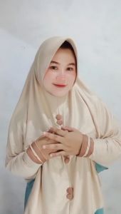Hijab Syari Bergo Instan Jumbo Tangan Pet Antem Lis Kancing
