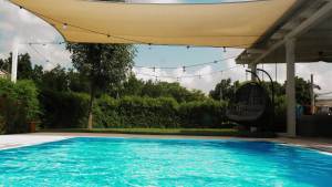 NEW! Dolphin LIBERTY 200 หุ่นยนต์ทำความสะอาดสระว่ายน้ำไร้สาย Automatic Robot Pool Cleaner For Residential Pools (Cordless)