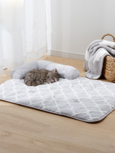 NITORI Warm Moisture Absorbing Dog Mat with Pillow Pet Sleeping Pad for Cats And Dogs Winter Comfortable Soft Mat Universal