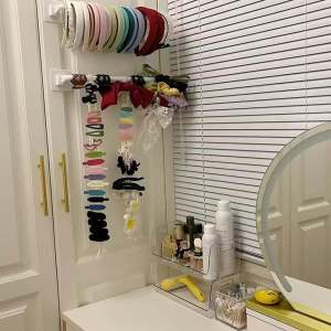 No-Drill Hair Accessories Organizer Rack for Home Dormitory Plastic Hair Clamps Hair Bands Storage Holder Wall Mounted