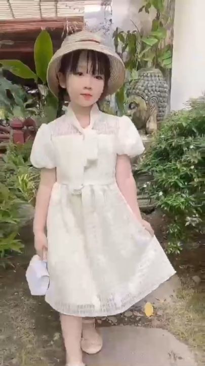 Váy bé gái, váy đi học màu trắng cho em bé từ 2 - 10 tuổi [V104] | Shopee  Việt Nam