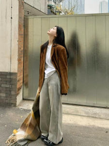 แจ็คเก็ตสูทผู้หญิงสีน้ำตาล ทรงหลวม แขนยาว ปกเสื้อสูท สไตล์ทำงาน ฤดูใบไม้ร่วง 2024 แจ็คเก็ตสูทผู้หญิงสไตล์ลำลอง