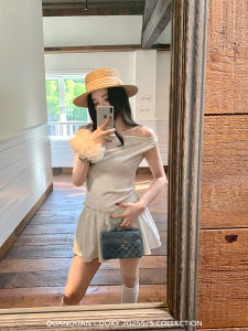 ชุดเดรสสั้นทรงเอคอวีแขนกุดทรงเข้ารูปสไตล์เกาหลีพร้อมกระโปรงทรงบาน ชุดเดรสฤดูร้อนสำหรับผู้หญิง