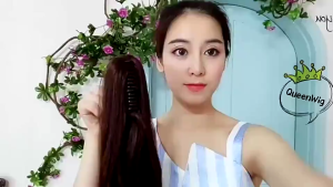 Tóc giả dài xoăn kiểu đuôi ngựa gợn sóng lớn được làm từ sợi tổng hợp chịu nhiệt có nhiều màu sắc và kiểu dáng dễ đeo và chắc chắn nhẹ và thoáng khí.