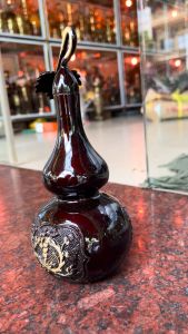 Hồ lô hoa mẫu đơn bằng đồng màu nâu bóng cao 18cm phong thủy