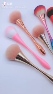 Makeup Brush Berus Mekap Makeup Brush Berus mekap Powder Blusher 小蛮腰大号散粉化妆刷超柔软遮瑕彩妆化妆刷眼影